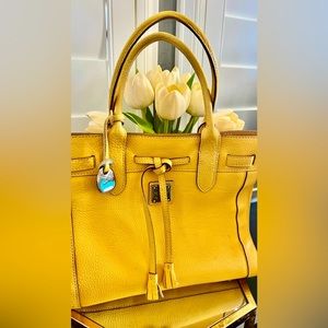 Authentic Dooney & Bourke Tote with tassels!
